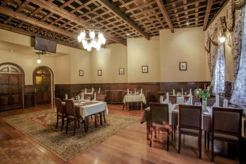 Загородный ресторанный комплекс Трактир Берендей. Старый зал