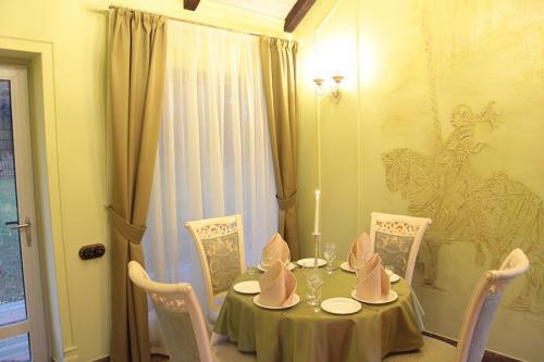 Загородный ресторанный комплекс Трактир Берендей. Домик Шевалье