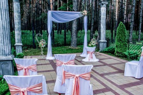 Загородный ресторанный комплекс Трактир Берендей. Летний дворик