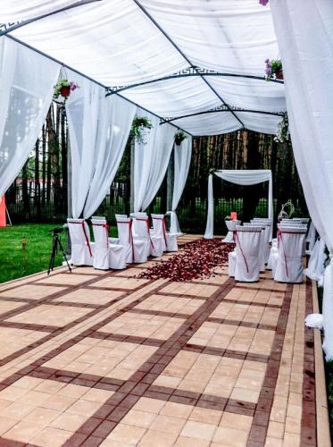 Загородный ресторанный комплекс Трактир "Берендей". Летний дворик