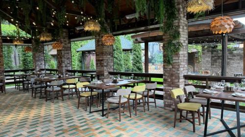 Загородный ресторанный комплекс Трактир Берендей. Летний дворик