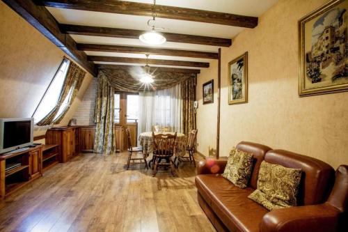 Загородный ресторанный комплекс Трактир Берендей. Номер Люкс «Ретро»